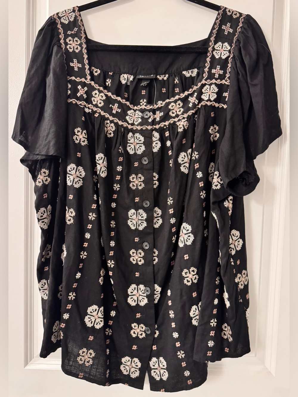 #x577 Torrid Cotton Square Neck Flutter Short Sleeve Peasant Blouse Embroidered